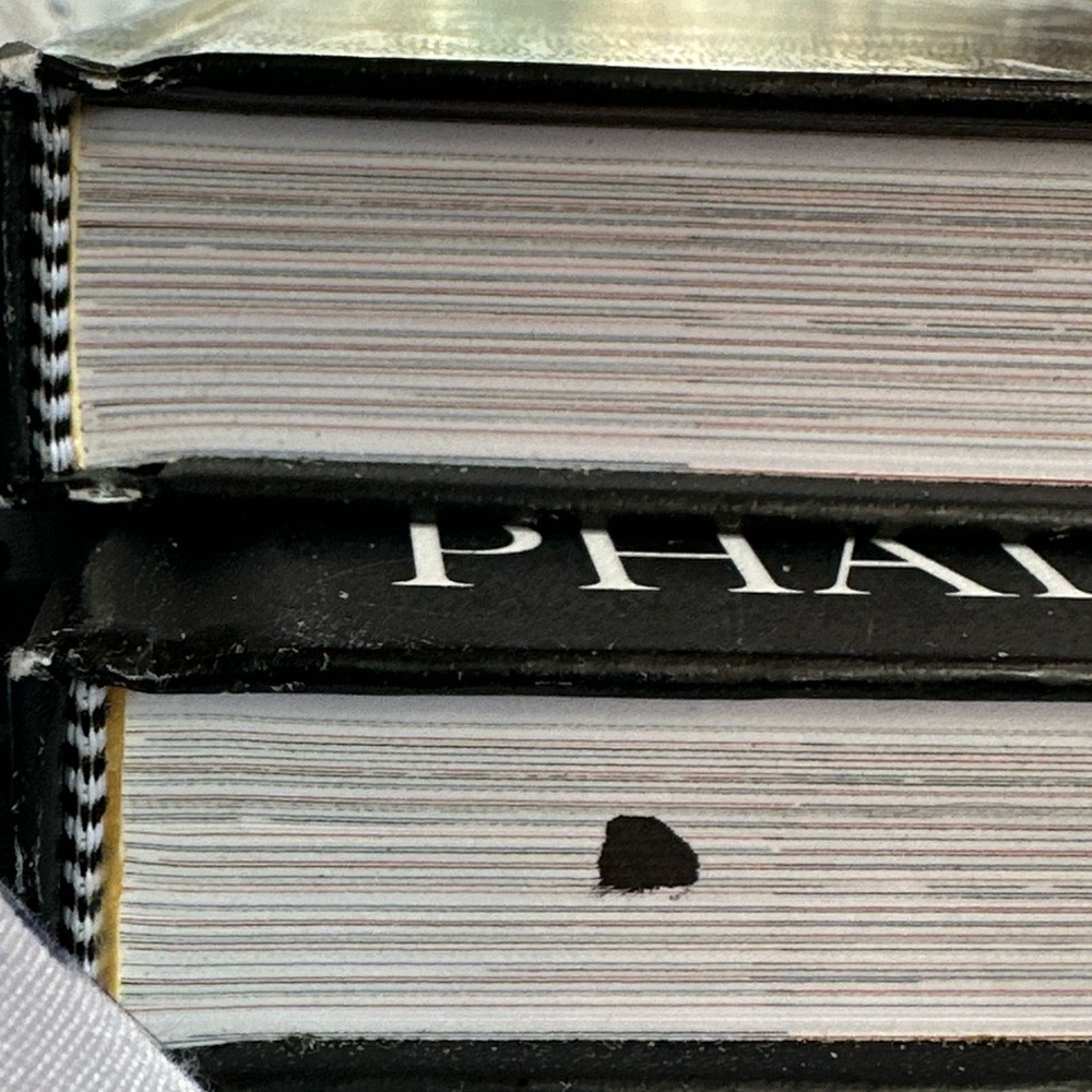 THE BARBER BOOK Phaidon unused and marked an
introduction to the barbershop - Picture 6 of 7